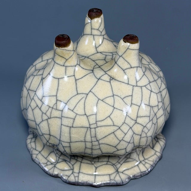 China Vintage Crackle‑Glaze Tripod Porcelain Incense Burner For Sale - Image 6 of 7