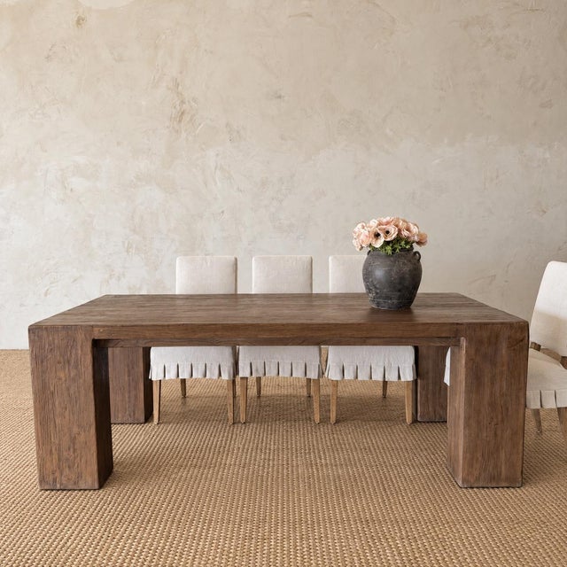 Beam XL DINING TABLE Size: 86″ x 39.5″ x 30″ h Distance between legs (end): 23.75″ Distance between legs (side): 64″ Floor...