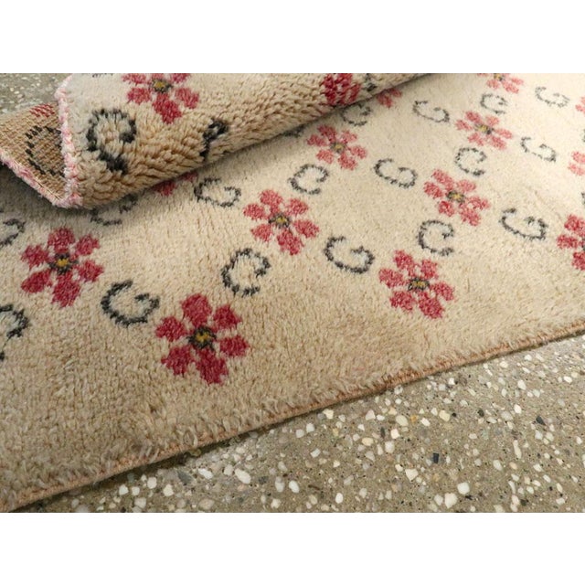 Olive Galerie Shabab Collection Mid-20th Century Turkish Anatolian Runner For Sale - Image 8 of 8