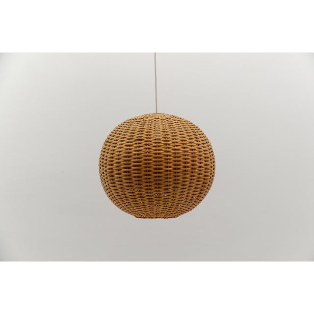 Mid-Century Modern Vintage Rattan Globe Pendant Lamp, 1960s For Sale - Image 3 of 8