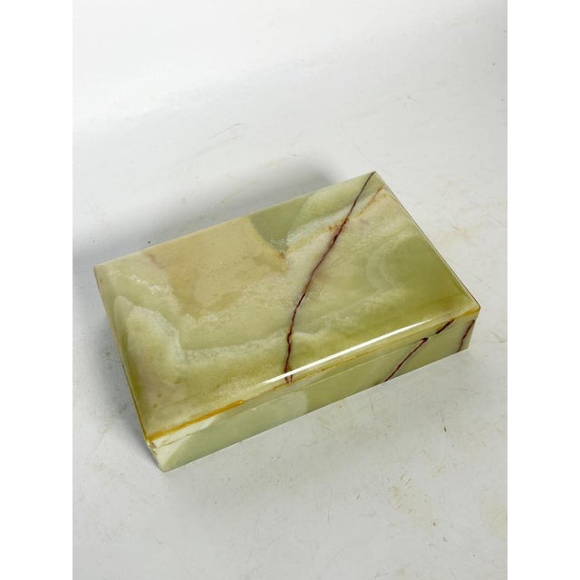 Yellow-Green Onyx Box, France, 1970 For Sale - Image 4 of 9