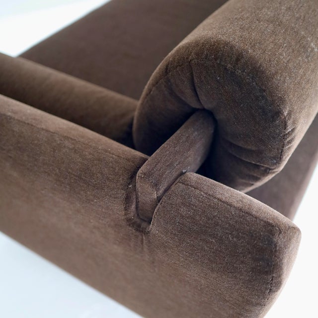 Textile Vladimir Kagan “Matinee” Sofa in 100% Alpaca For Sale - Image 7 of 9