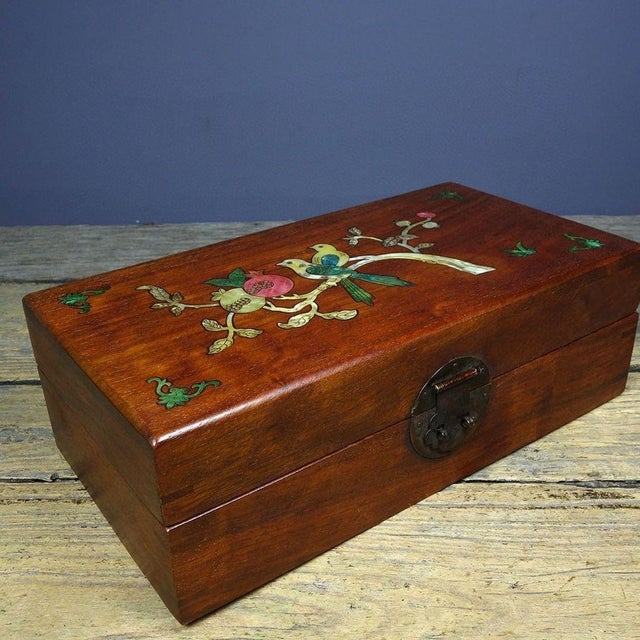 1990s Vintage Chinese Rosewood Jewelry Box With Mother-of-Pearl Floral Inlay For Sale - Image 5 of 9
