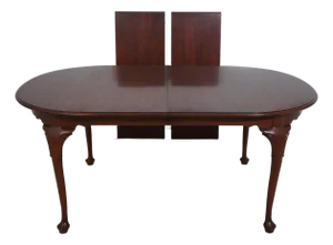 1990s Henkel Harris Model 2205 Cherry Dining Room Table