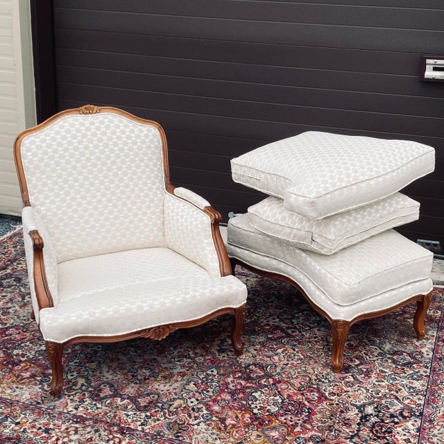 Reupholstered Henredon Fine Furniture Louis XV French Bergere Chair