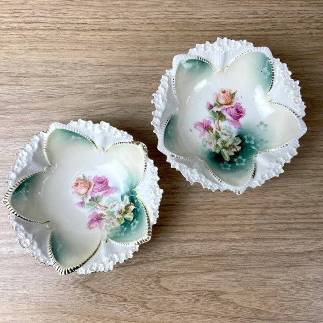 1900 - 1909 r.s. Prussia Roses and Daisies Berry Bowl Set of 5 - Antique Serving Pieces For Sale - Image 5 of 11