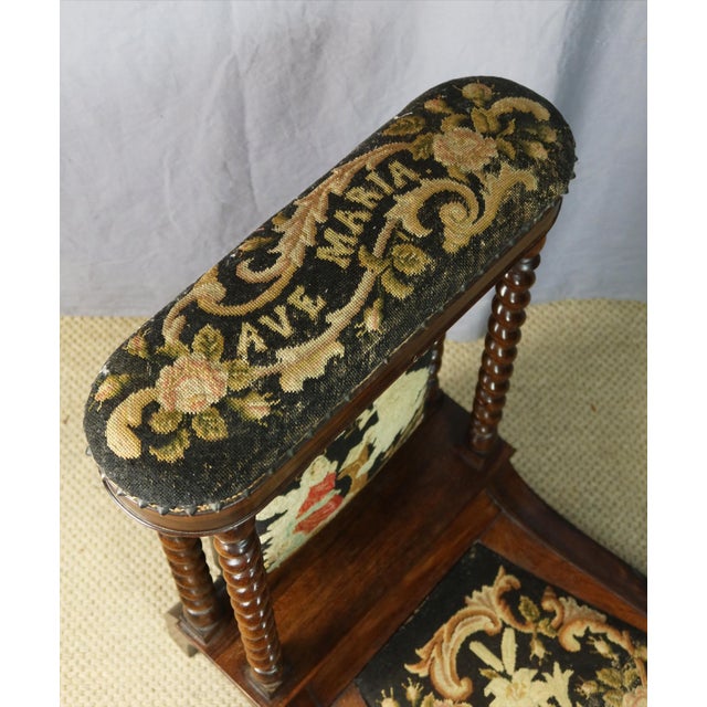 Napoleon III Brown Wooden Prie-Dieu For Sale - Image 5 of 12