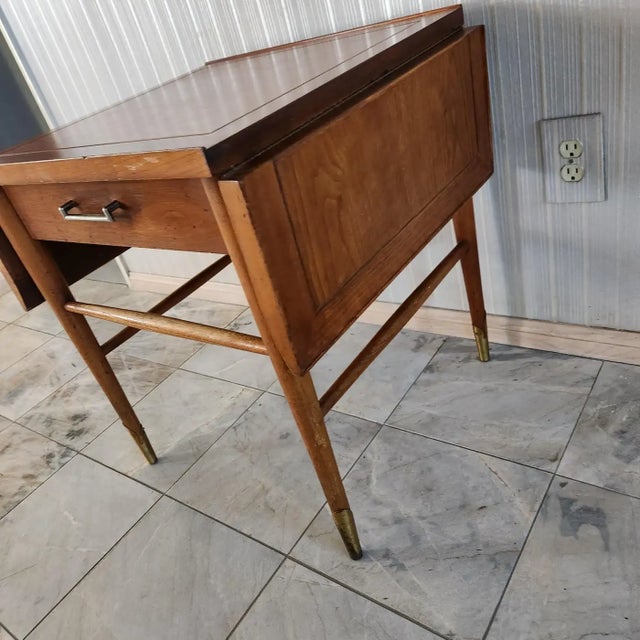 Mid-Century Modern 1950s Drop Leaf Walnut Side Table Copenhagen Lane Altavista For Sale - Image 3 of 16