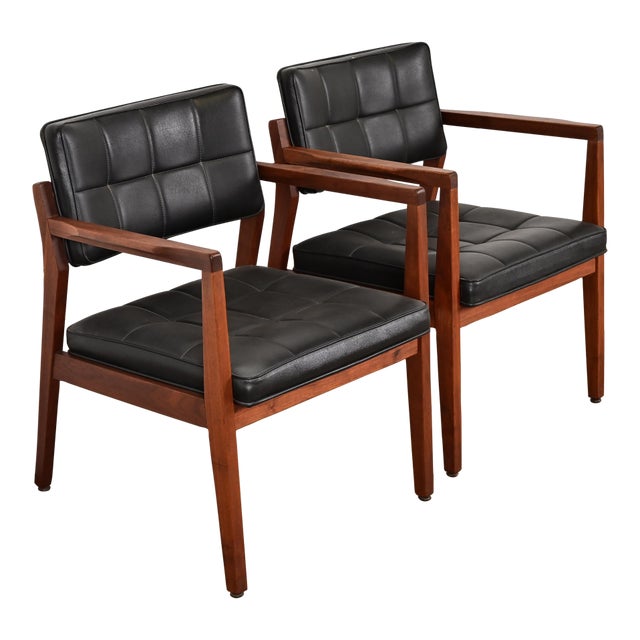 Jens Risom Style Mid-Century Modern Sculpted Walnut Lounge Chairs, Pair For Sale