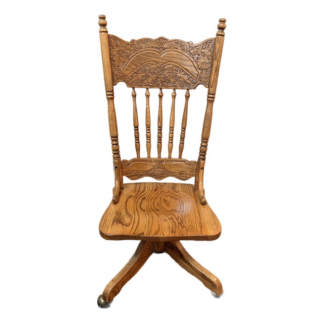 Antique h.w. Hull & Sons Quarter-Sawn Oak Swivel Desk Chair on Original Brass Casters For Sale