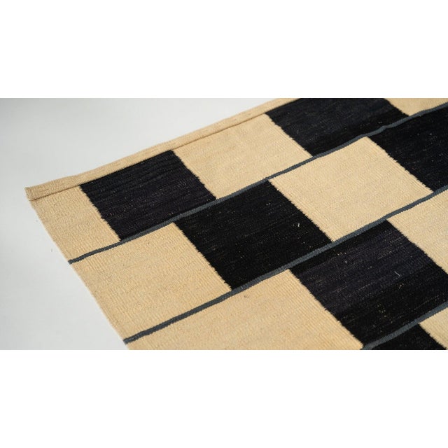 1970s Large Handwoven Kilim Rug with Black and White Pattern, 1970s For Sale - Image 5 of 12