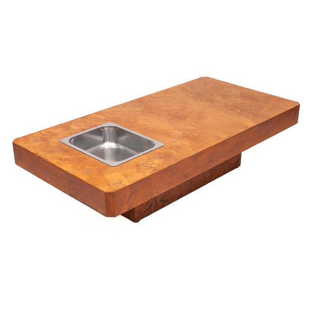Elegant coffee table in elm burl and steel. Integrated ice bucket. Ice bucket dimensions: 30 x 24 x 8 cm Circa 1970