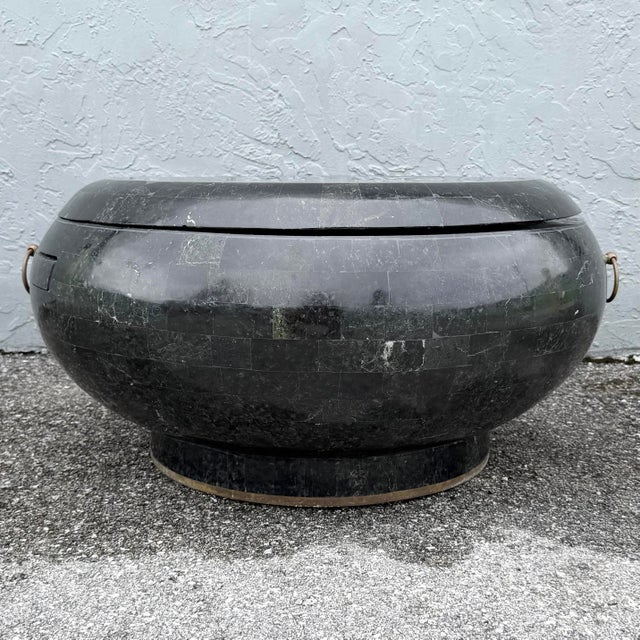 Black Postmodern Black Tessellated Stone Swivel Top Coffee Table With Extension and Brass Inlay For Sale - Image 8 of 9