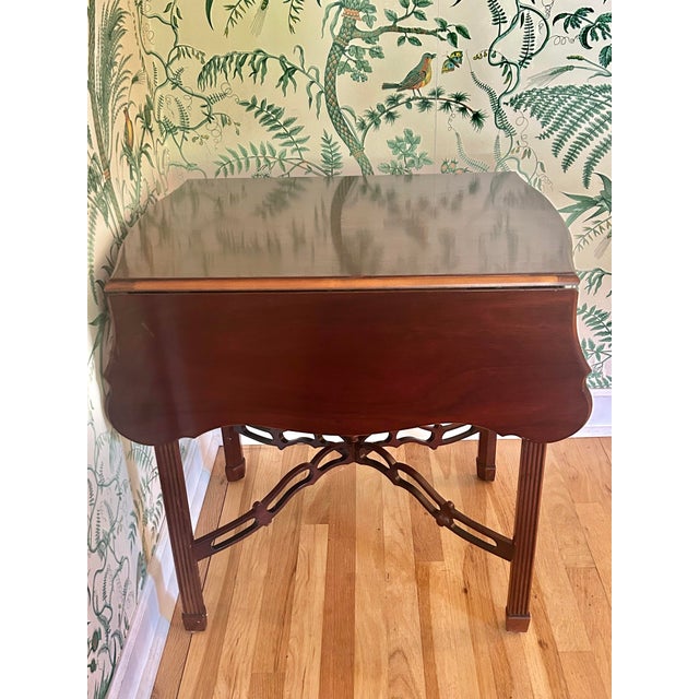 Late 20th Century Sherrill Furniture Mahogany Pembroke Drop-Leaf Side Table – Traditional Federal Style With Brass Hardware For Sale In New Orleans - Image 6 of 14