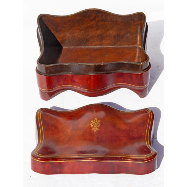 Fine Italian Bombe Serpentine Leather Box For Sale - Image 4 of 5
