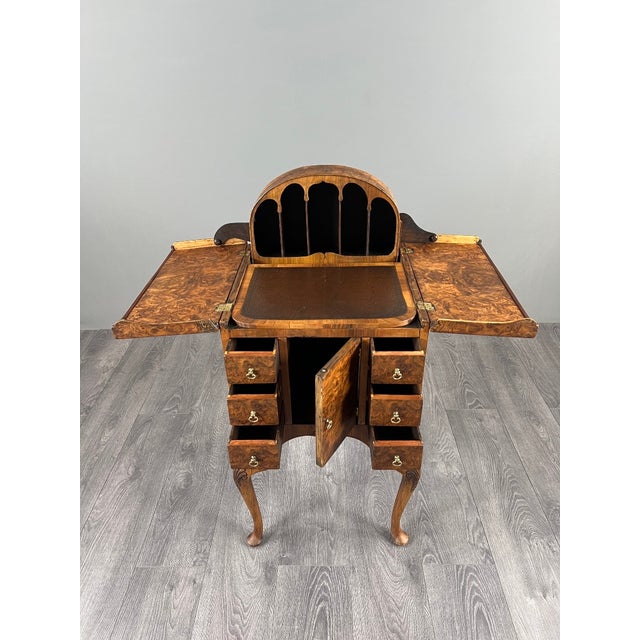 20th Century Queen Anne Desk in Walnut Burl Veneer For Sale - Image 4 of 13