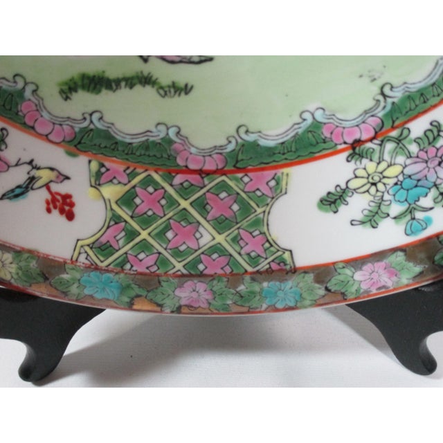 1970s Family Rose Hand Painted Enamel Porcelain Chinese Plate For Sale - Image 4 of 7