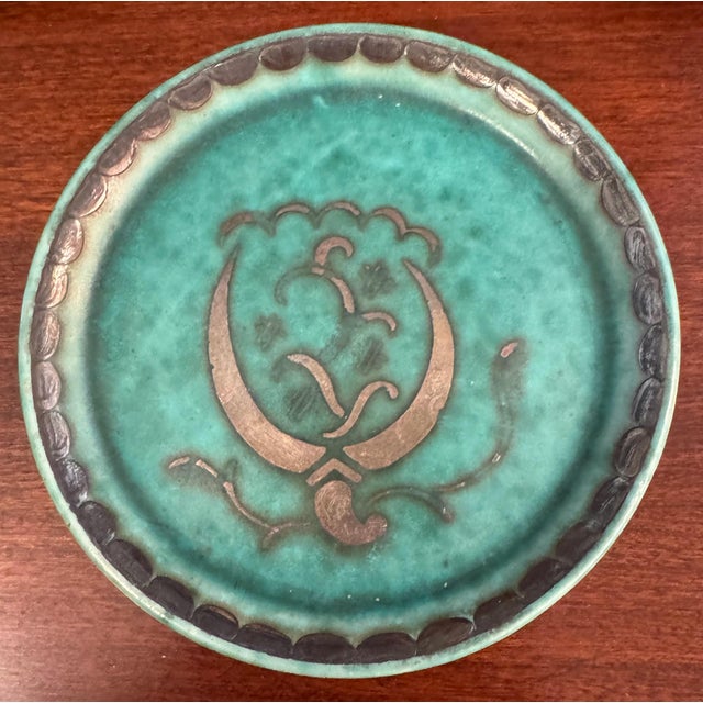 Wilhelm Kåge Mid 20th Century Swedish Gustavsberg Argenta Art Pottery Coasters, Set of 5, Turquoise Glazed With Silver Floral Motifs For Sale - Image 4 of 8