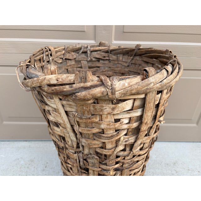 Brown 19th-Century French Handwoven Oak Harvest Basket For Sale - Image 8 of 14