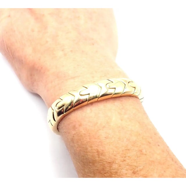 Bulgari Vintage Alveare Yellow & Rose Gold Bangle Cuff Bracelet For Sale - Image 11 of 11