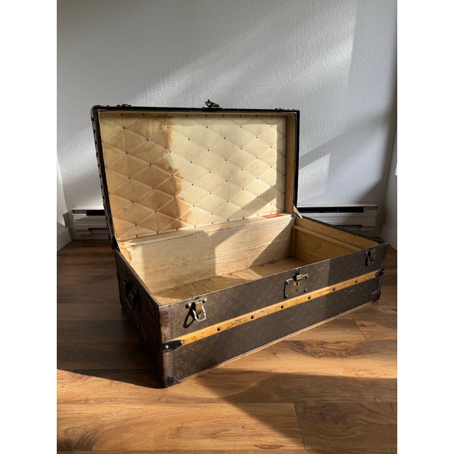Louis Vuitton Antique Louis Vuitton Monogram Canvas Cabin 100 Trunk, Black Lacquered Iron Hardware, Dated 1911, Monogrammed v.b.n [Ll] For Sale - Image 4 of 12