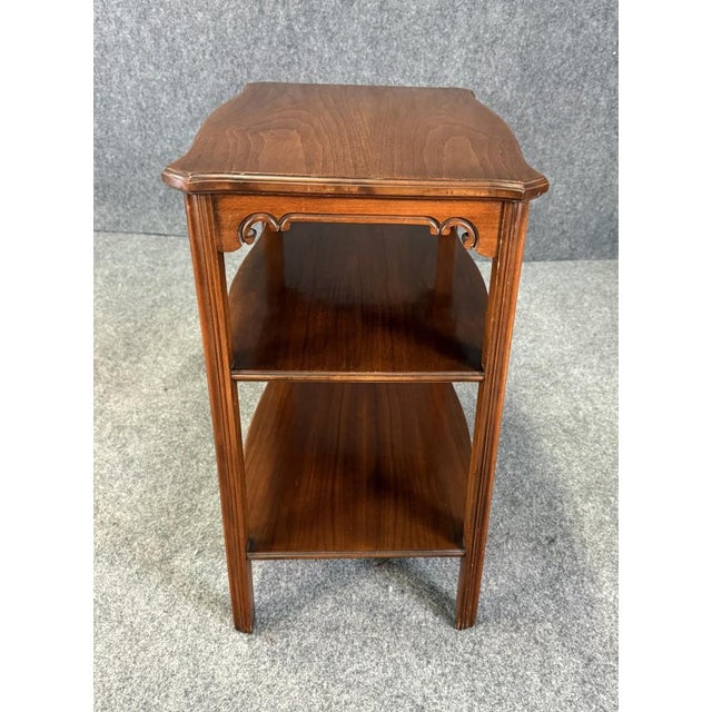 Imperial Furniture, Grand Rapids Vintage Grand Rapids 3-Tier Side Table For Sale - Image 4 of 14