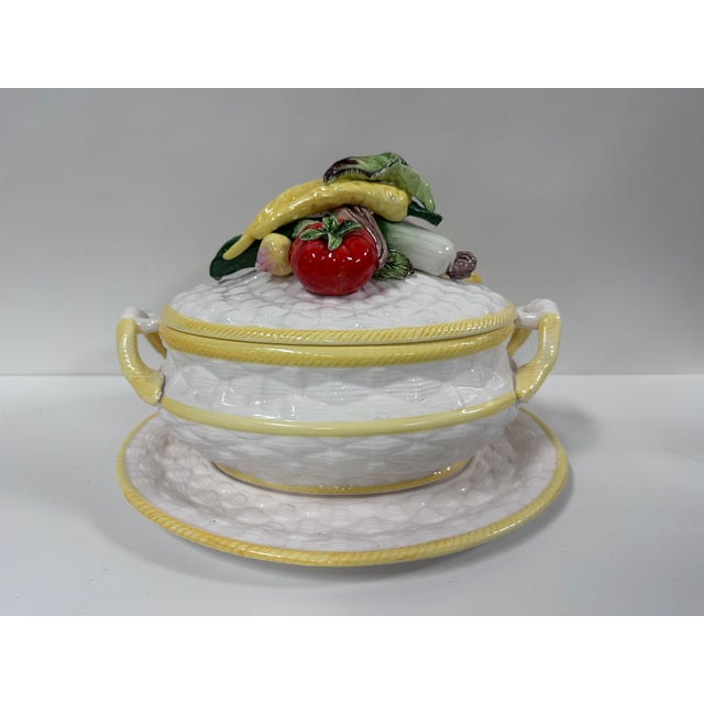 Introducing the Antique Majolica Ceramic Soup Tureen, an exquisite piece that epitomizes mid-century craftsmanship. This...