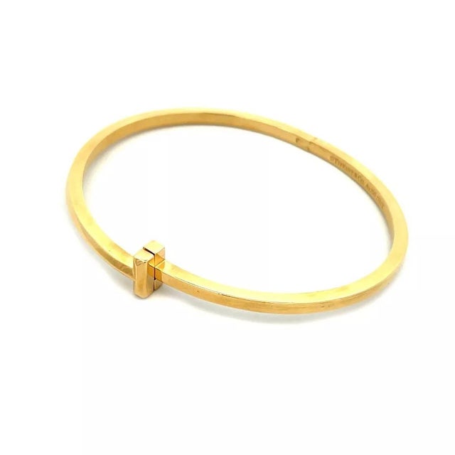 Contemporary Tiffany & Co T1 Bracelet 18k Yellow Gold Wide Hinged Narrow Bangle For Sale - Image 3 of 5