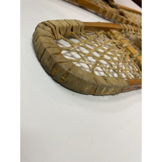 Wood Snow Shoes 1960s Cabin Décor Bear Paws D- a Pair For Sale - Image 7 of 10