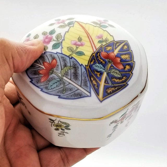 【12月スーパーSALE 15%OFF】 Chinese Mann Seymour 1977 Porcelain Box Trinket Leaf Tobacco 版画