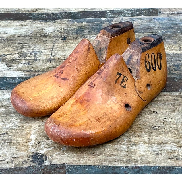 Vintage Patinated Show Lasts - Set of 2 For Sale - Image 10 of 12