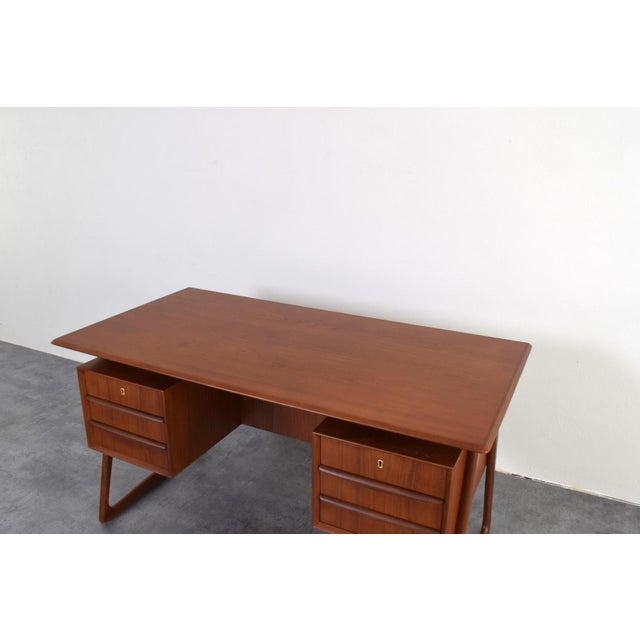 Mid-Century Danish Teak Executive Desk by Svend Åge Madsen for H.P. Hansen, 1960s For Sale - Image 16 of 18