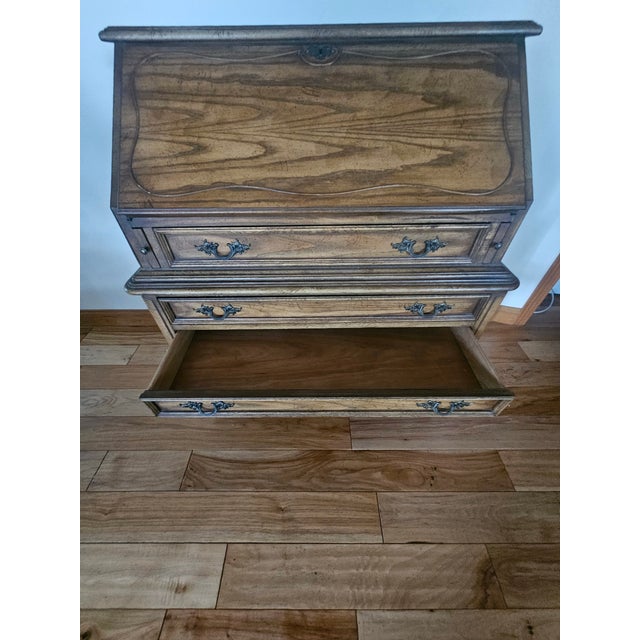 1960s Vintage Mid-Century Dixie Furniture Co. DuBarry French Provincial Oak Shane-Front Secretary Desk For Sale - Image 5 of 12