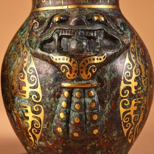 Art Deco Pair of Vintage Bronze Jars With Gold Inlay – Archaistic Vessels, 5.3 LBS For Sale - Image 3 of 9