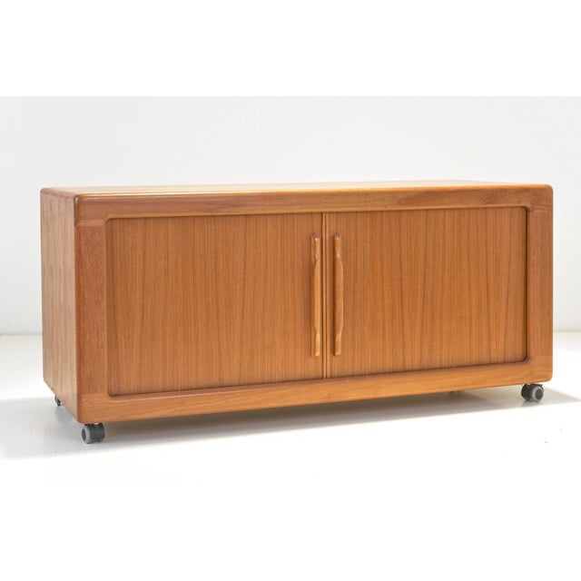 Mid-Century Modern Teak TV Phono Cabinet from Dyrlund, Denmark, 1975 For Sale - Image 3 of 18