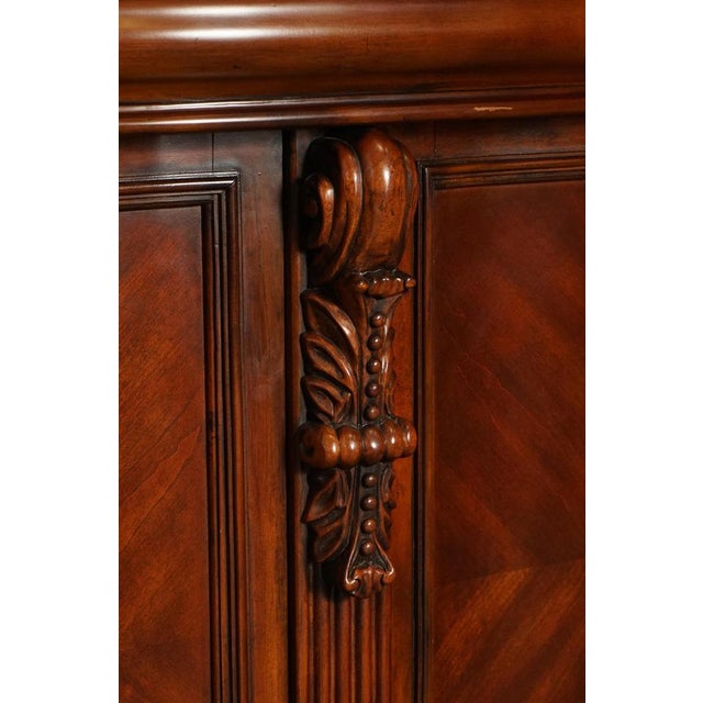 American Bar with Granite Top & Barstools in the style of Howard & Miller For Sale - Image 5 of 18