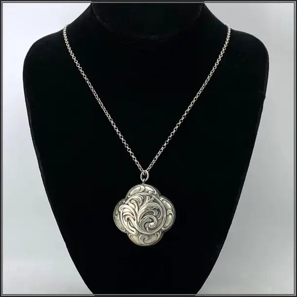 Antique Art Nouveau Silver Gilt Chatelaine Box, Austria, C. 1890-1900 For Sale - Image 4 of 6