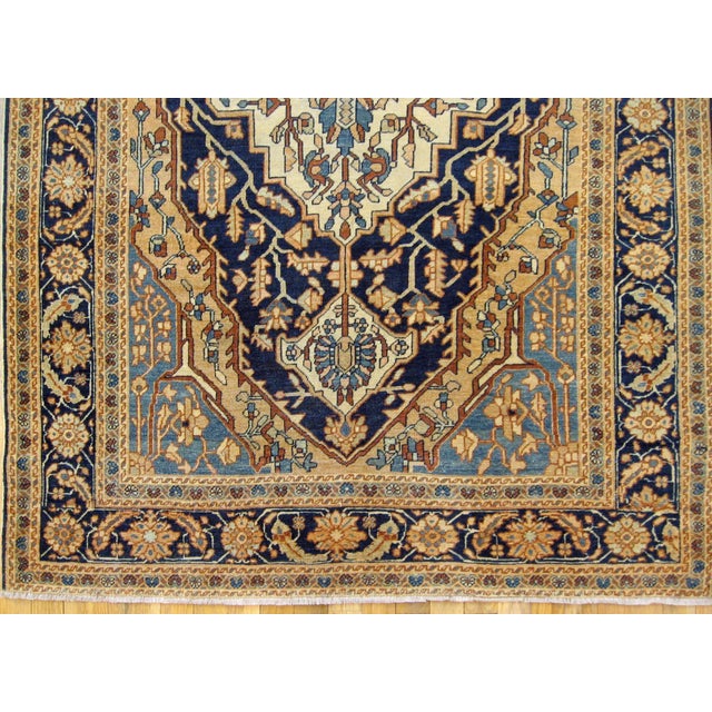 Antique Ferahan Sarouk Oriental Rug, in Small Size, with Central Medallion For Sale - Image 4 of 4