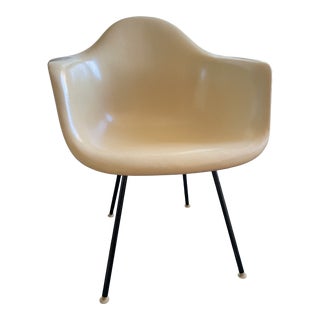 Herman Miller Eames Vintage 1957 Arm Shell Chair For Sale