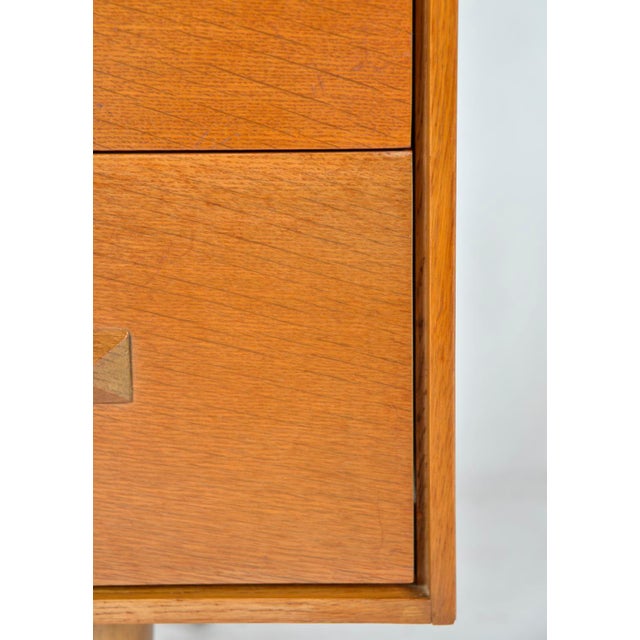 Concorde Range Chest of Drawers in Oak and Beech by John & Sylvia Reid for Stag, 1960s For Sale - Image 16 of 18