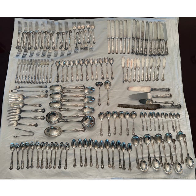 1847 Rogers Bros. “Vintage” Silverplate Flatware Master Set Pattern Introduced 1904 - 148 Pieces For Sale - Image 13 of 17