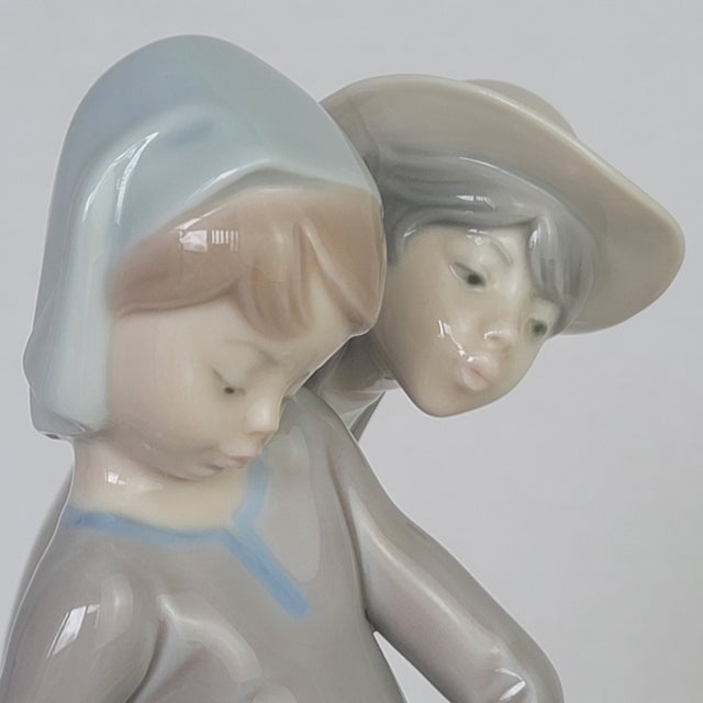 Vintage Lladro Spain Boy Meets Girl Little Couple Kissing Porcelain Figurine For Sale - Image 10 of 18