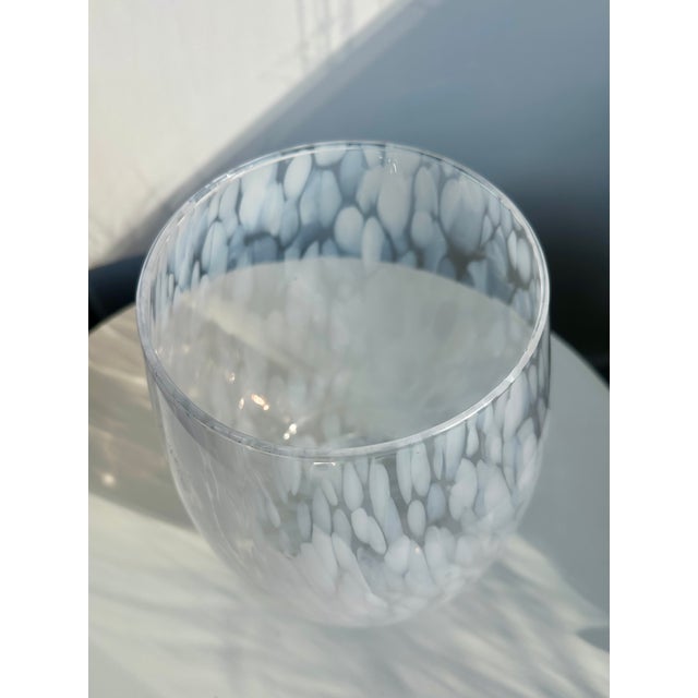 1960s Cenedese Murano Italian White Speckled Murano Glass Vase Mid Century Modern For Sale - Image 5 of 10
