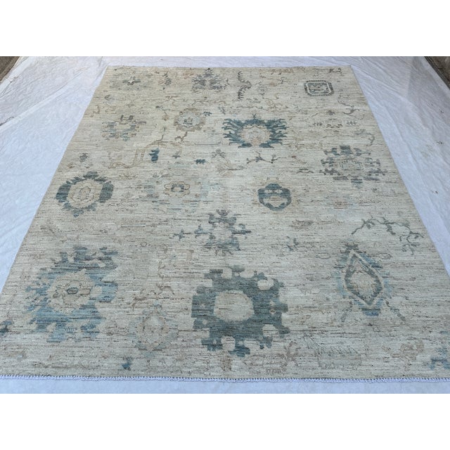 Oushak Handmade Wool Rug in Ivory and Blue For Sale - Image 4 of 5