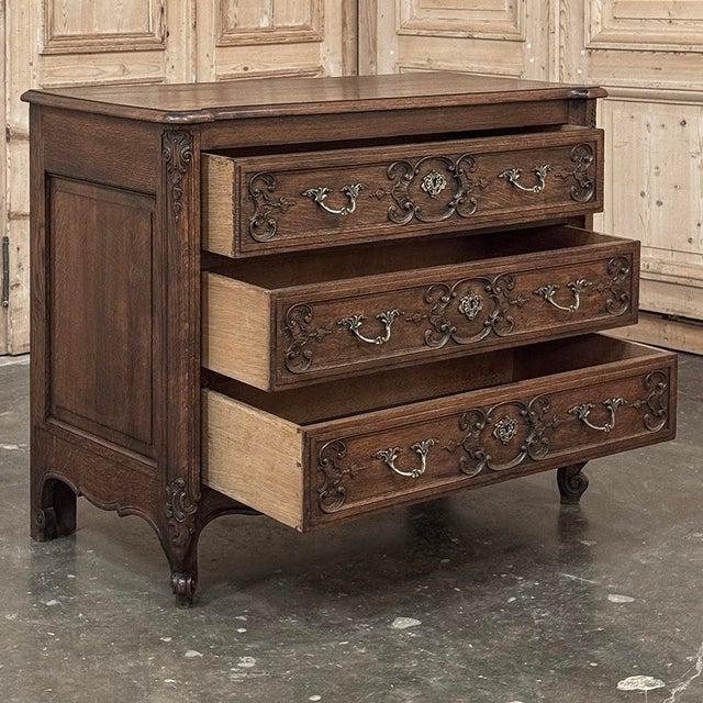 Antique Country French Louis XV Oak Commode ~ Chest of Drawers For Sale - Image 11 of 15