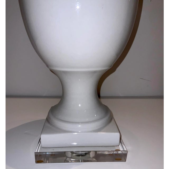 Stylish Transitional White Glaze Porcelain Table Lamp, acrylic base
