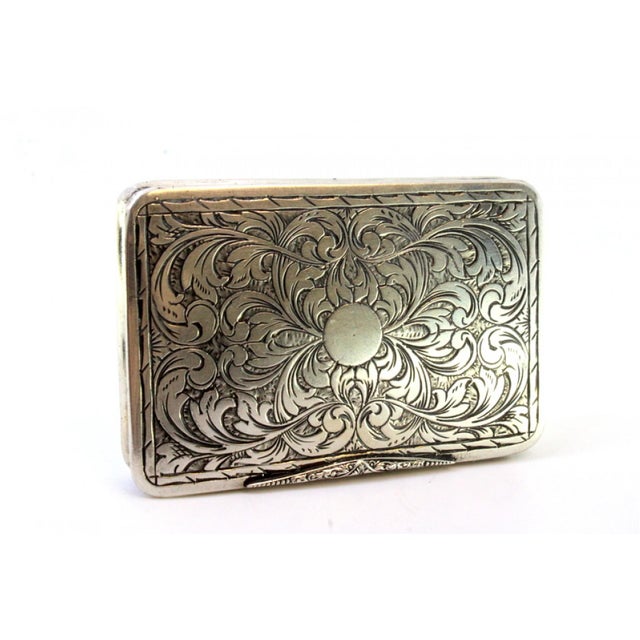 Silver Snuff Box with Raised Floral Motifs For Sale - Image 5 of 8