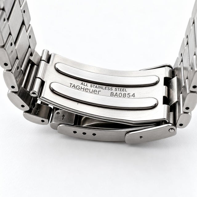 Contemporary Tag Heuer Formula 1 Grande Date Chronograph Black Dial Men's Quartz Watch For Sale - Image 3 of 6