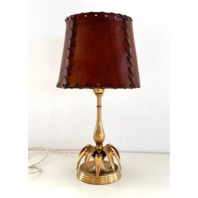 Mid-Century Italian Palm Leaf Table Lamp in Brass with Leather Lampshade, 1970s For Sale - Image 11 of 12