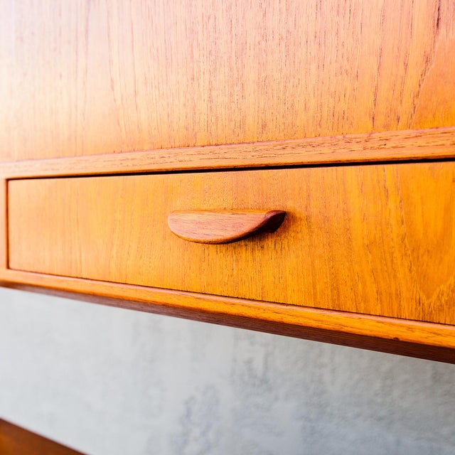 1960s Danish Modern Two Tier Floating Teak & Oak Sideboard by Randers For Sale - Image 9 of 18